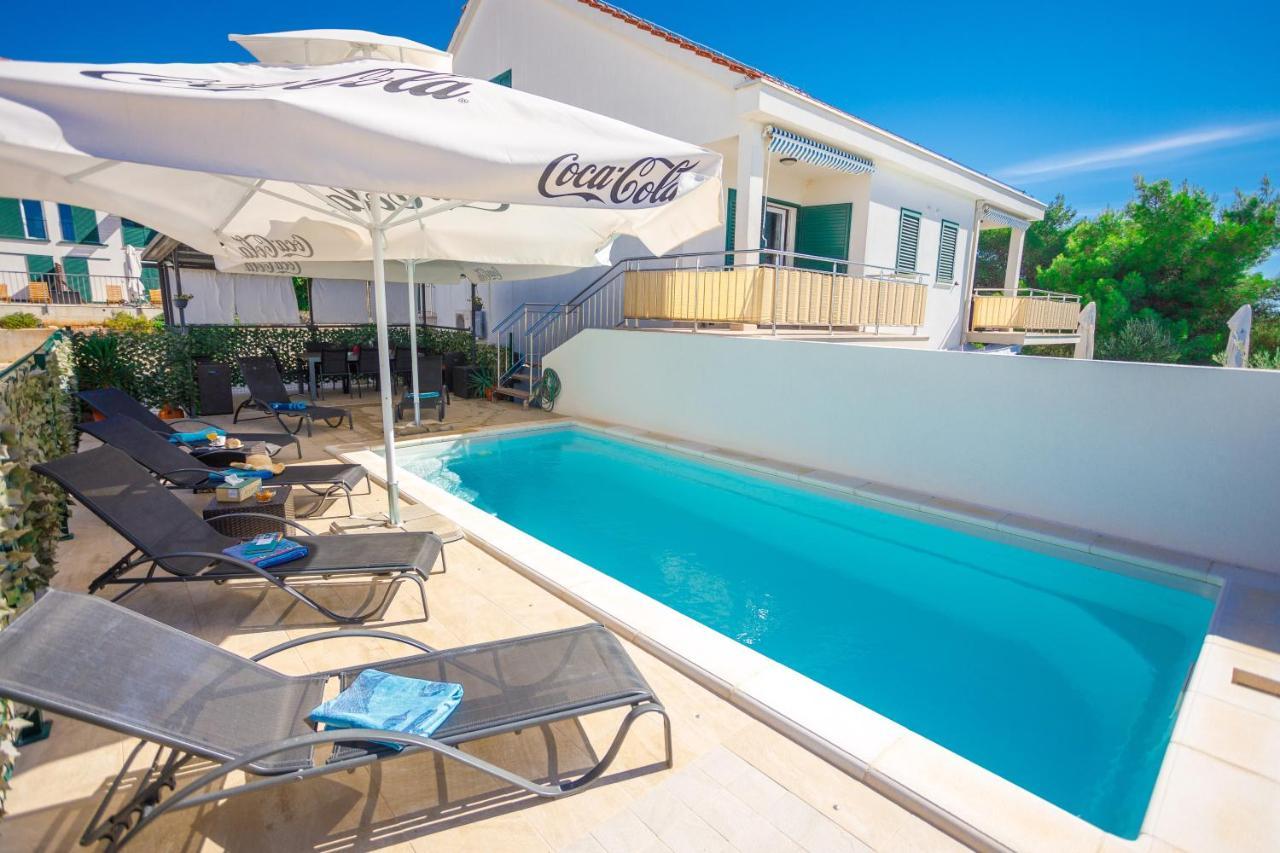 Apartment Jerry With Private Pool Milna  Exterior foto